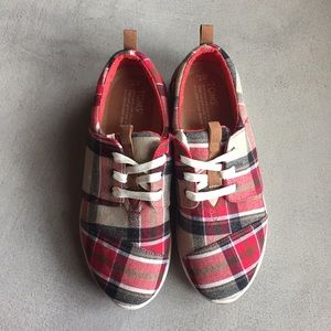 Toms lace up plaid shoes
